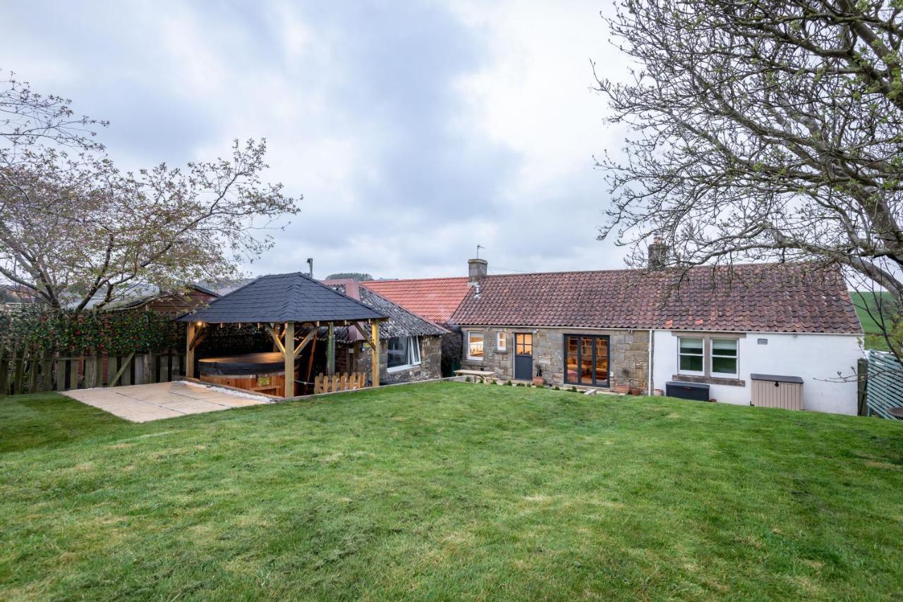 East Cottage * Wood Burning Hot Tub * Garden St Andrews Exterior photo